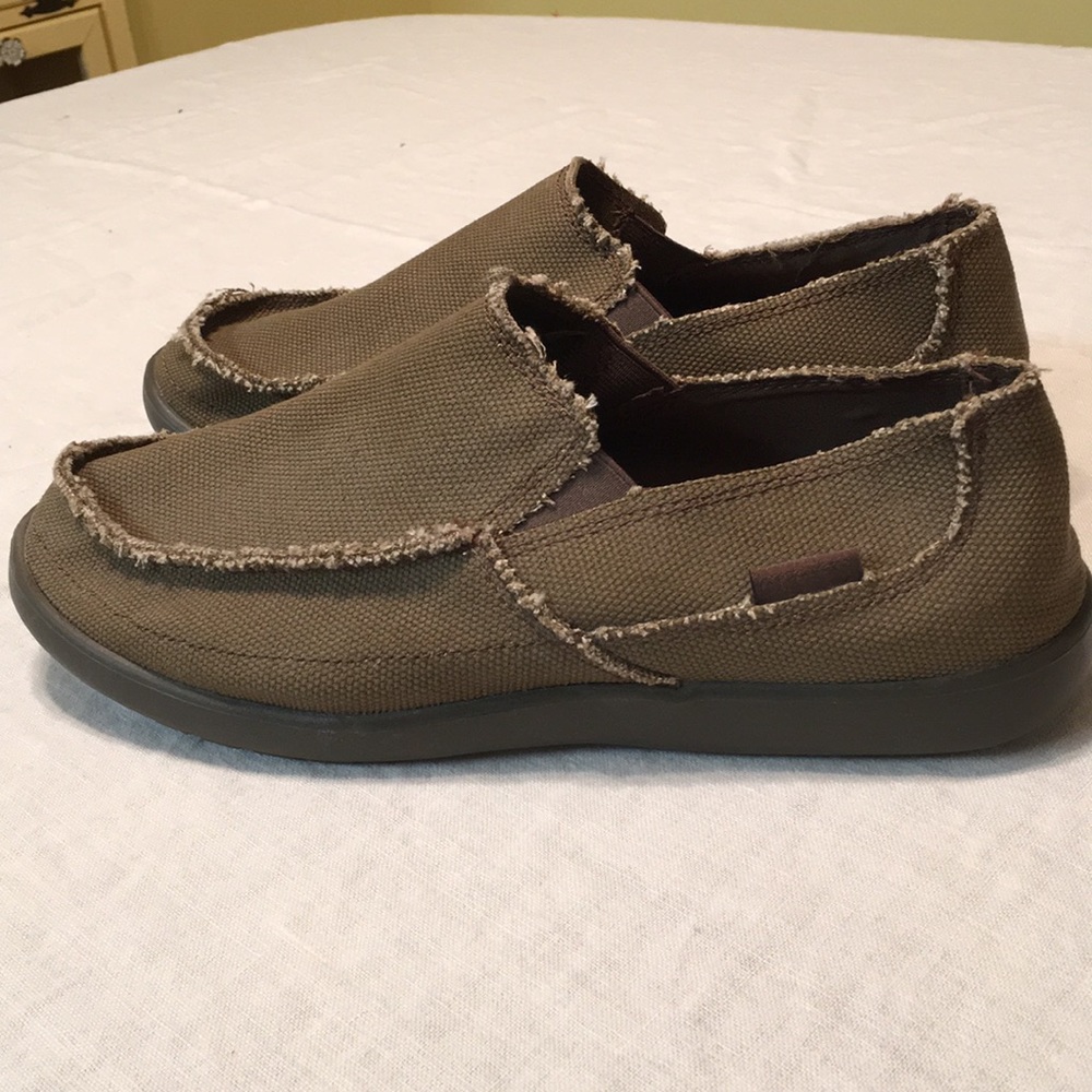 Crocs Slip-On Tan Canvas Loafer B-18